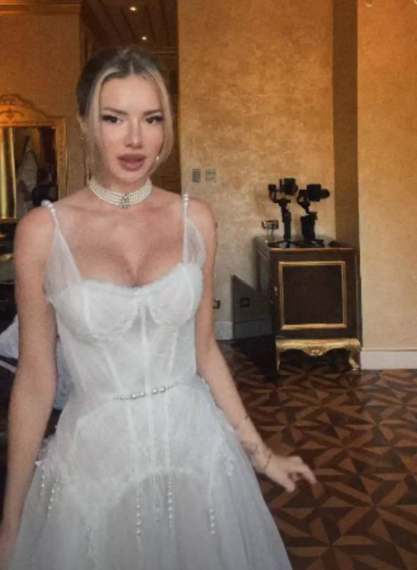 Otilia Bruma Türk usulü düğün yaptı: Gelinlik detayı olay oldu 2